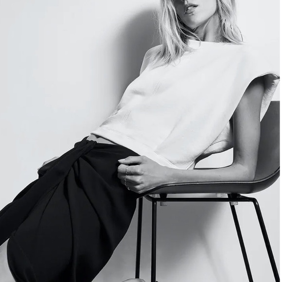 ZARA Sleeveless Sweatshirt with Shoulder Pads - Picture 3 of 5